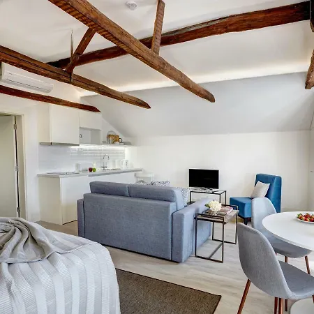 Downtown Lovers Suites: Bombarda 451 Apartment Porto